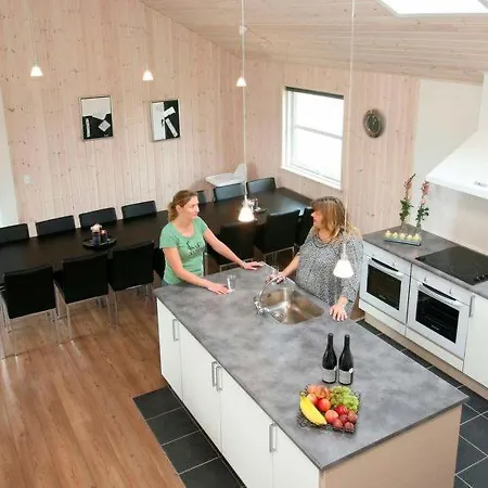 Holiday home Sleeps 16 Pool Wifi Norre Lyngby