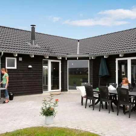 Sleeps 16 Pool Wifi