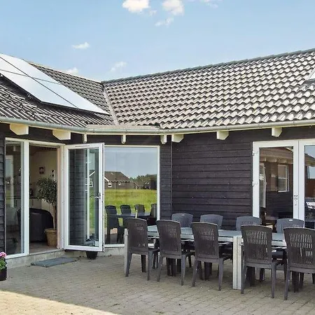 Holiday home Sleeps 16 Pool Wifi